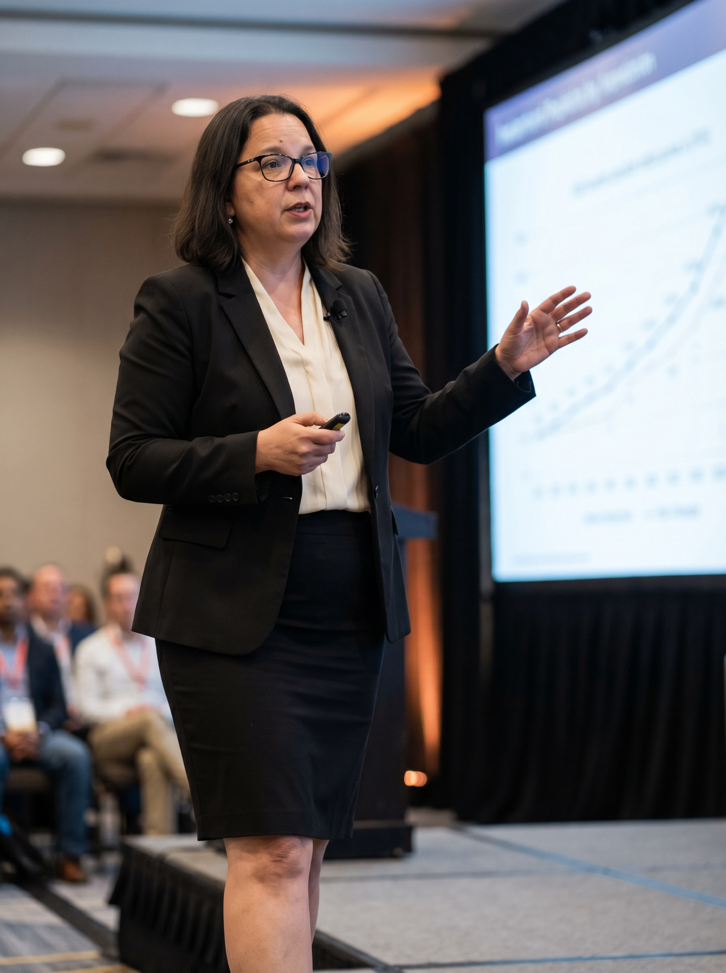 Anabela Santos apresentando análise estratégica de dados